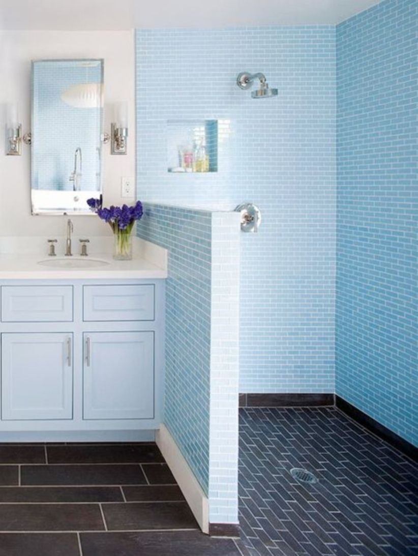 Half wall shower for your small bathroom design ideas 02