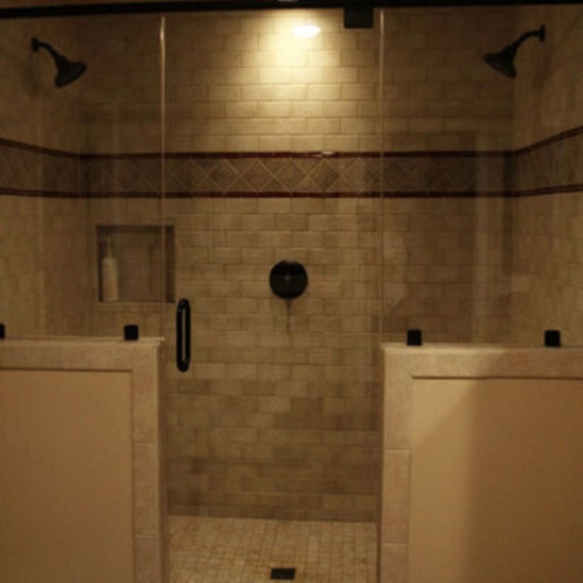 Half wall shower for your small bathroom design ideas 08