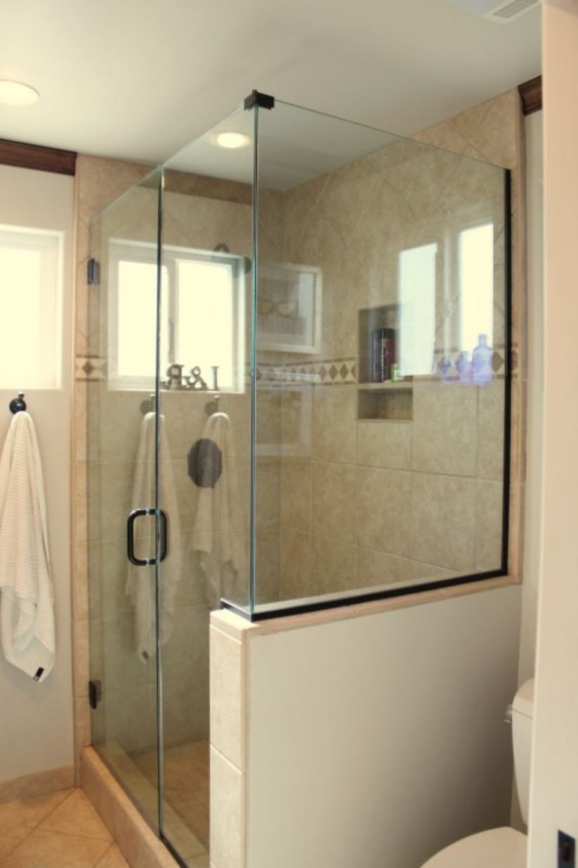 Half wall shower for your small bathroom design ideas 09