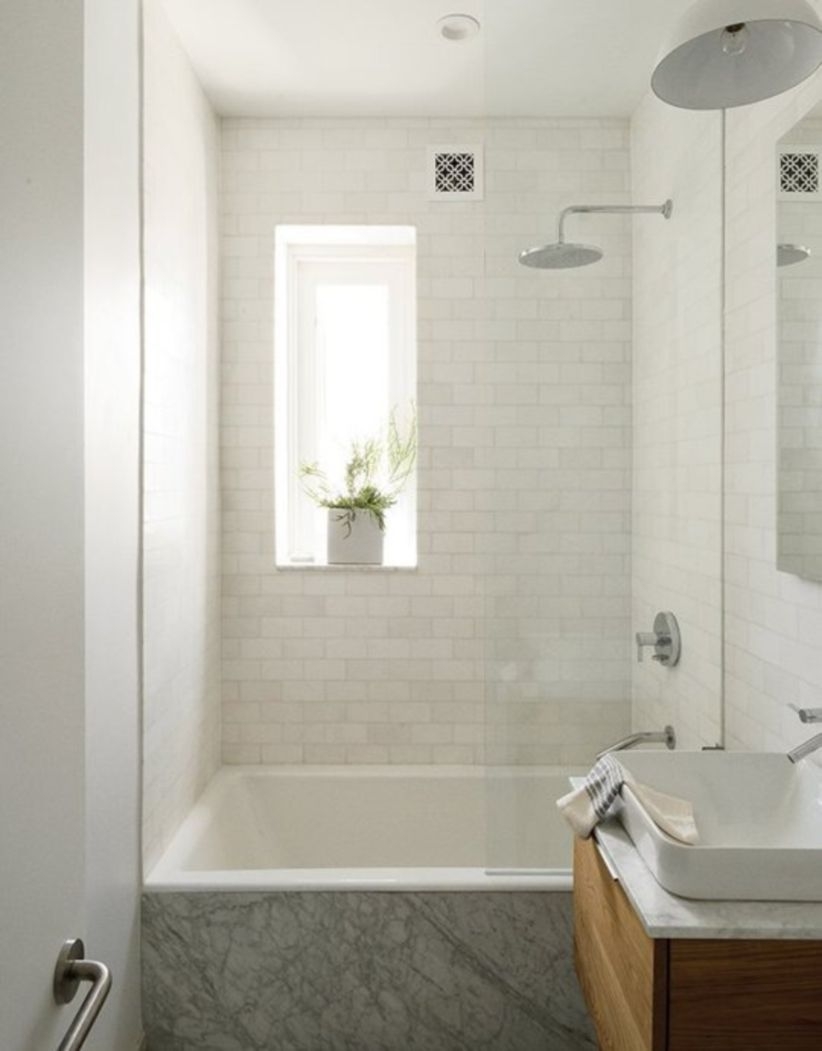 Half wall shower for your small bathroom design ideas 28