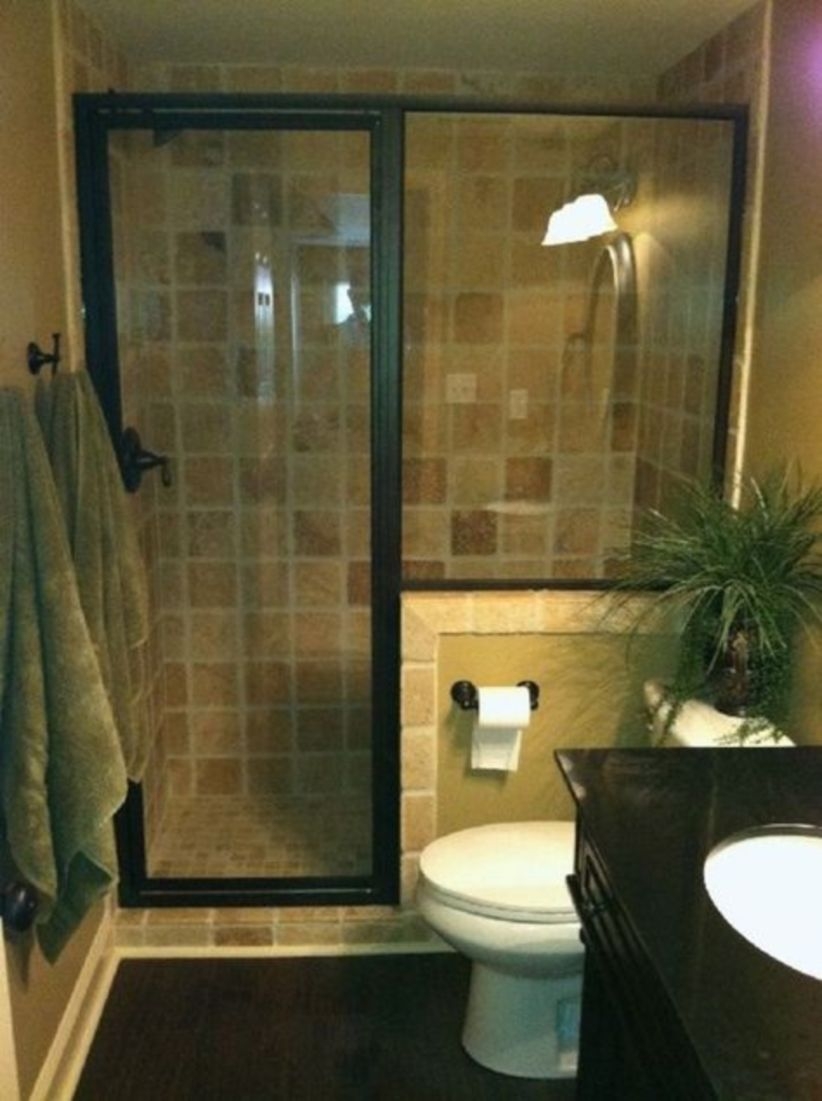 Half wall shower for your small bathroom design ideas 31