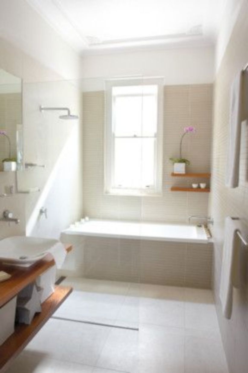 Half wall shower for your small bathroom design ideas 36