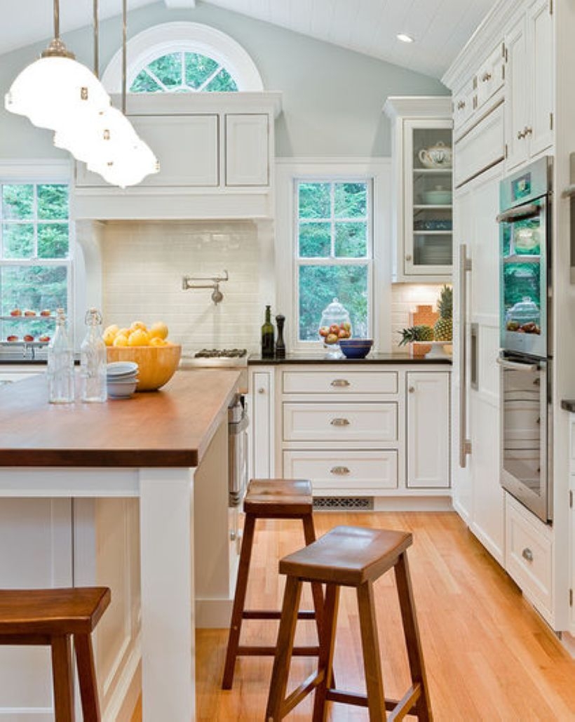 High ceilings accent wall with traditional and classic look 25