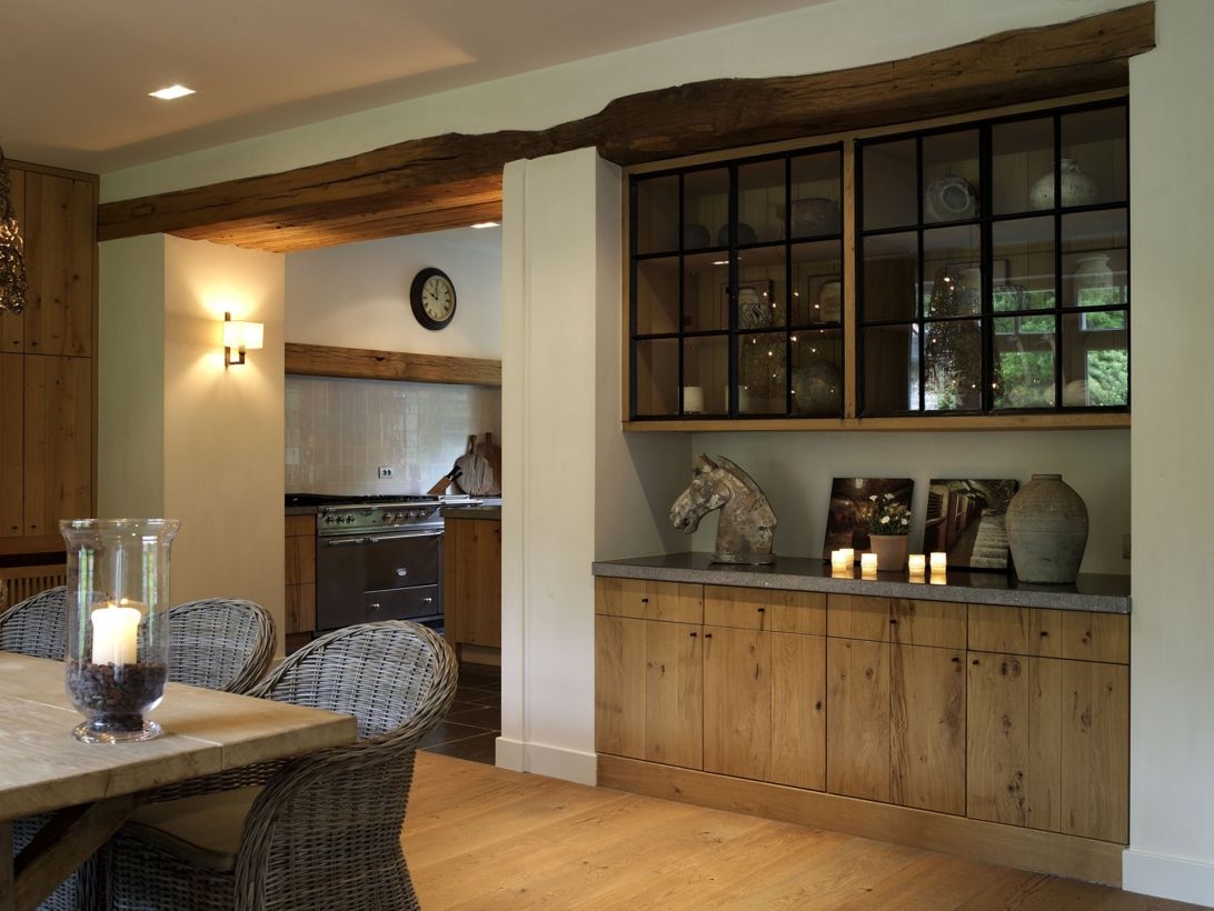 High ceilings accent wall with traditional and classic look 40