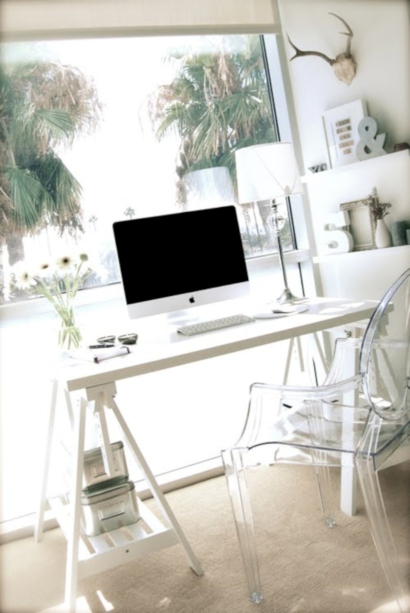 Neat and clean minimalist workspace design ideas for your home 37