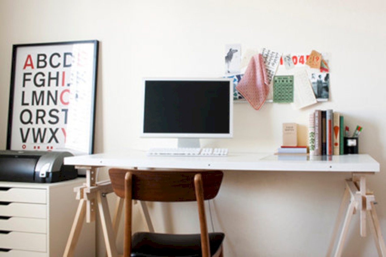 Neat and clean minimalist workspace design ideas for your home 38