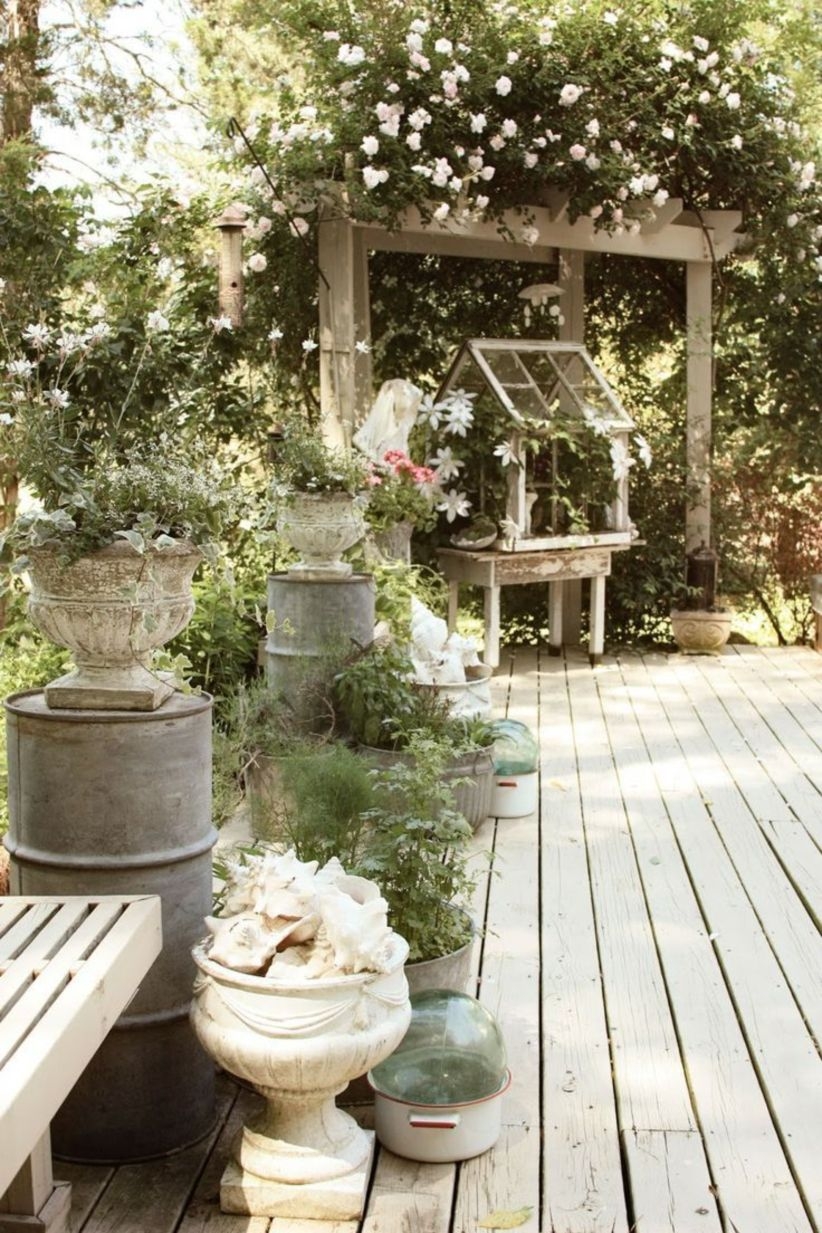 Shabby chic and bohemian garden ideas 16