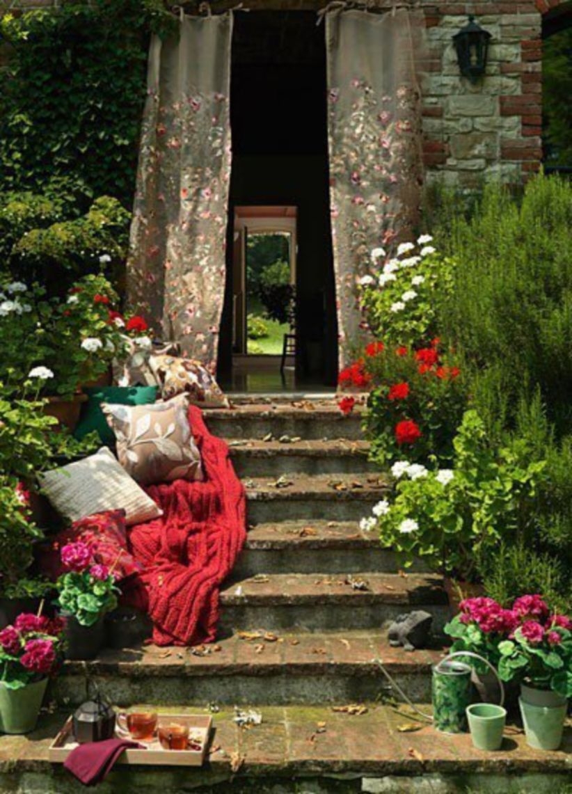 Shabby chic and bohemian garden ideas 17