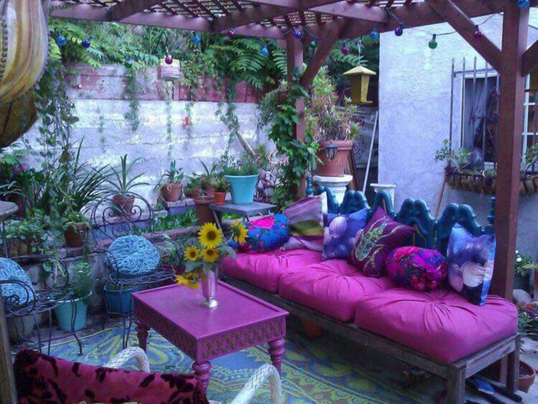 Shabby chic and bohemian garden ideas 20