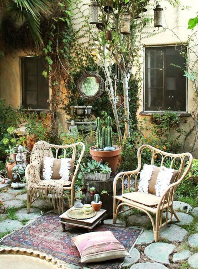 Shabby chic and bohemian garden ideas 38