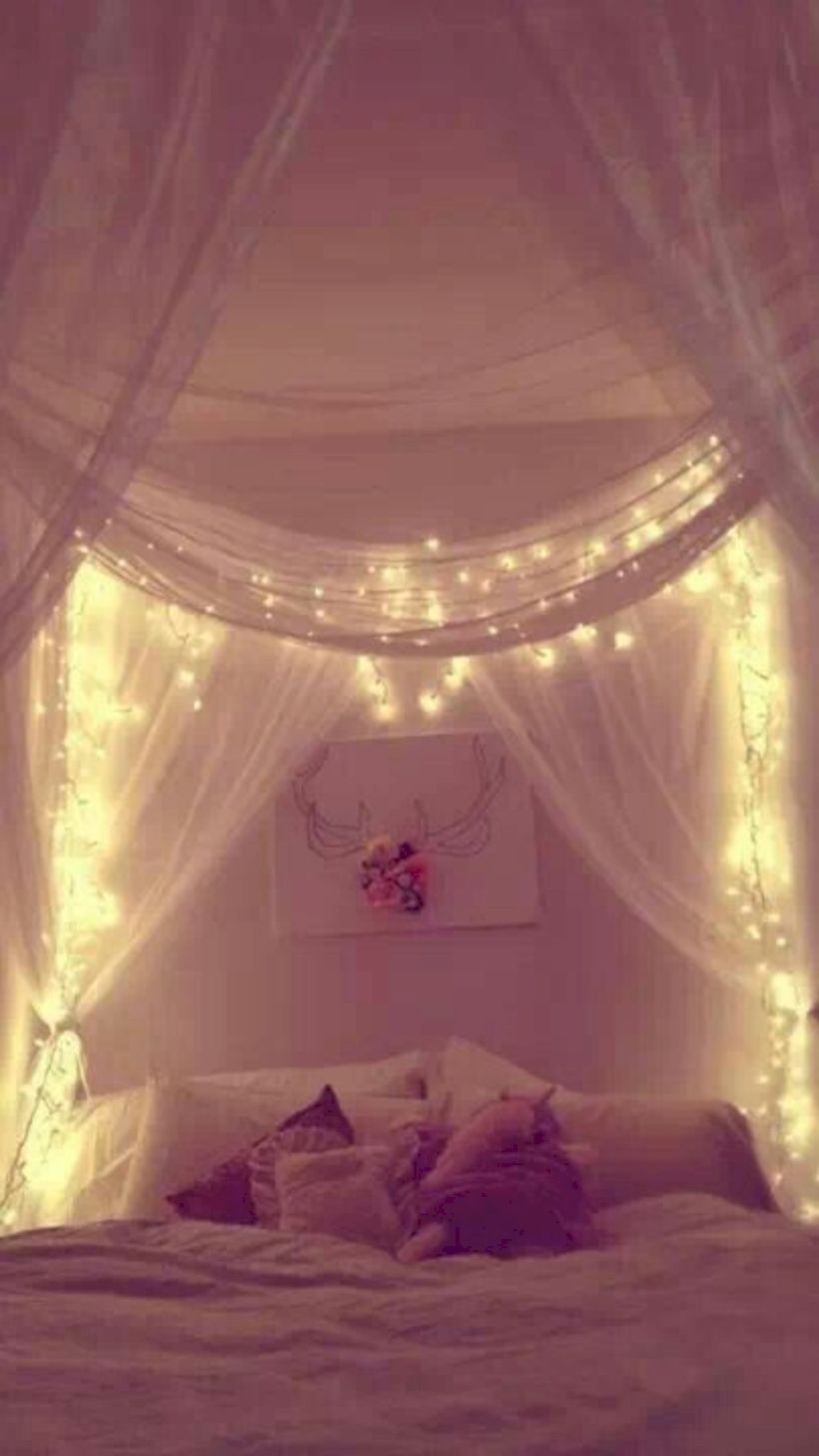 Twinkly ways to light up your home with christmas fairy light 07