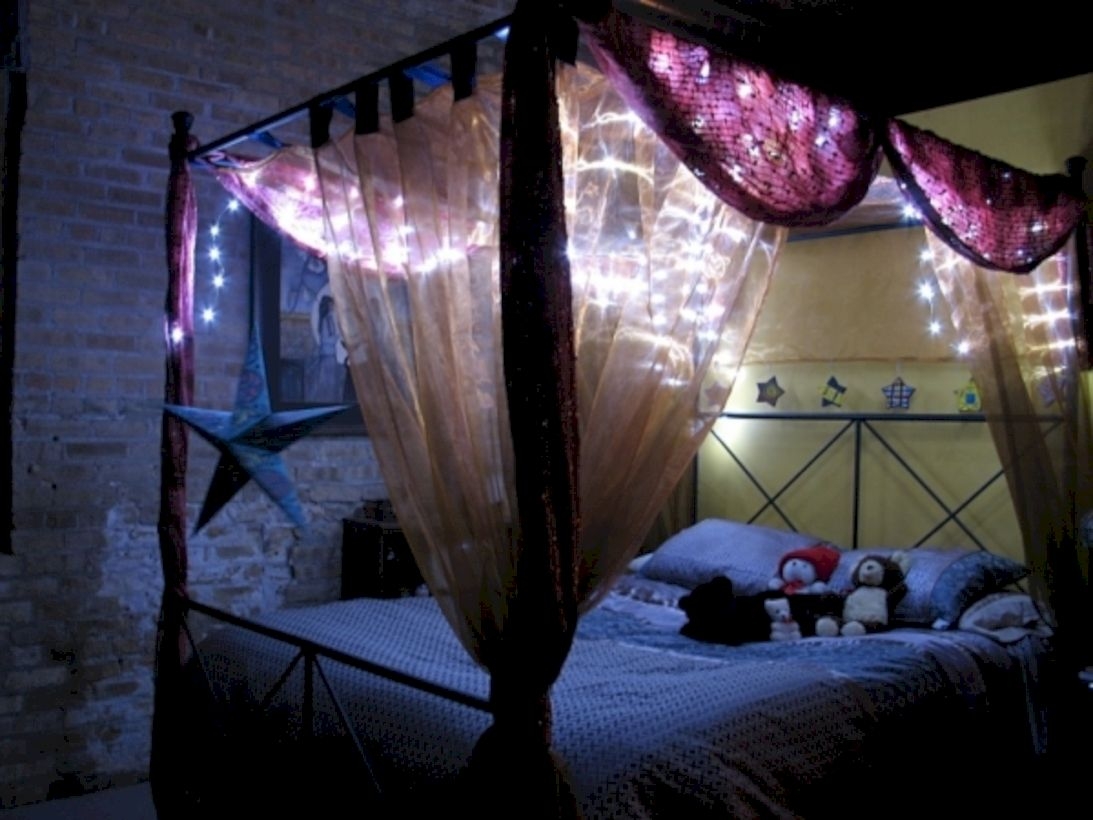 Twinkly ways to light up your home with christmas fairy light 11
