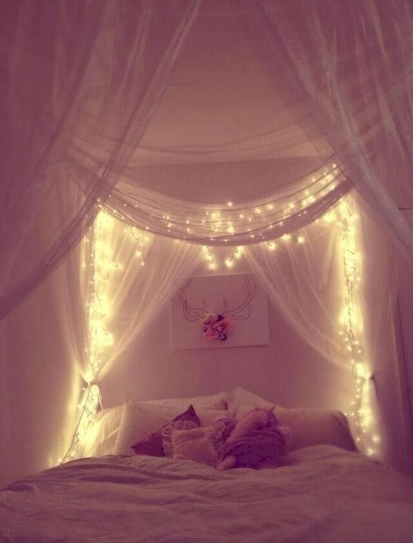 Twinkly ways to light up your home with christmas fairy light 22