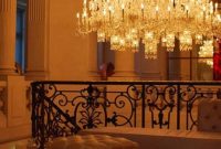 Ways to decorate with chandelier over the stairs 31