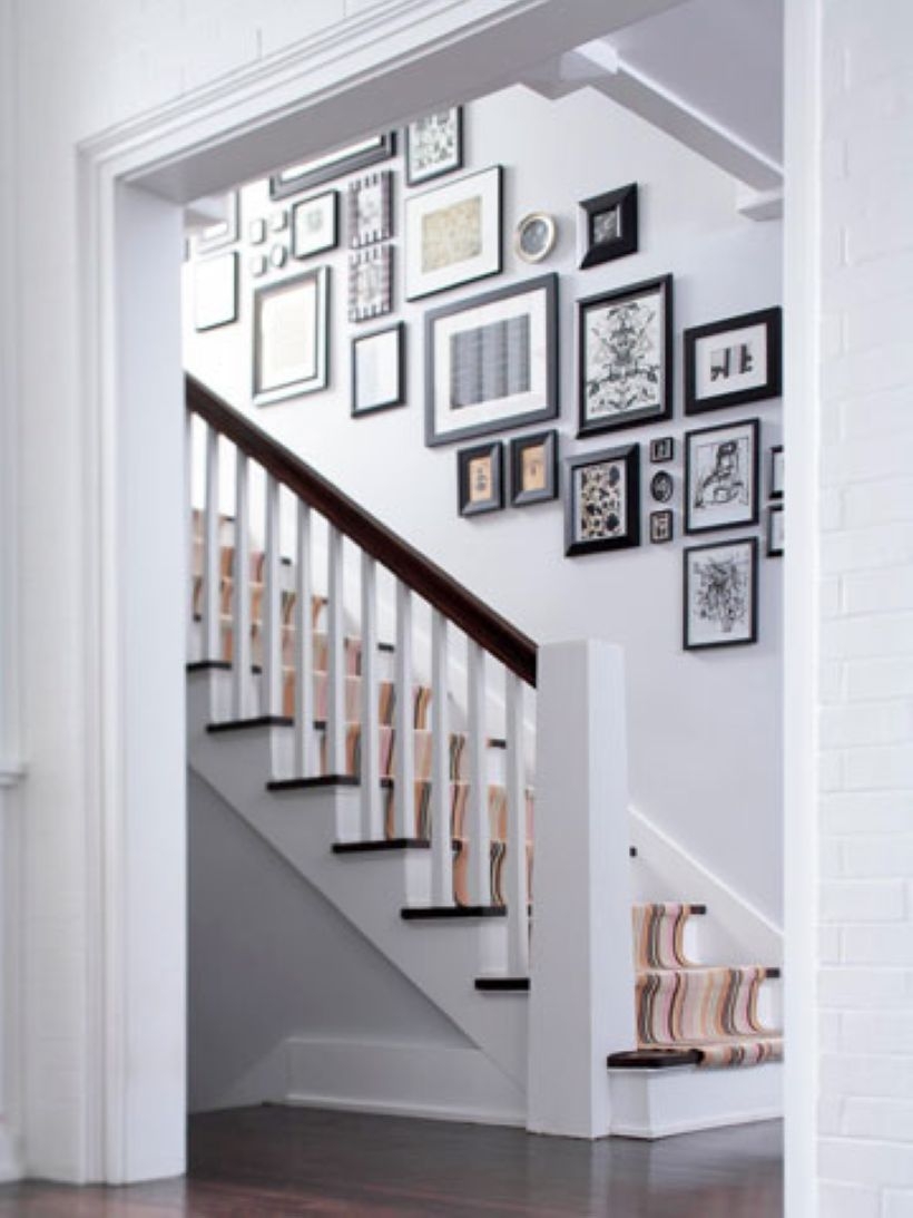 White wall and picture frames in hallway decorating ideas 02