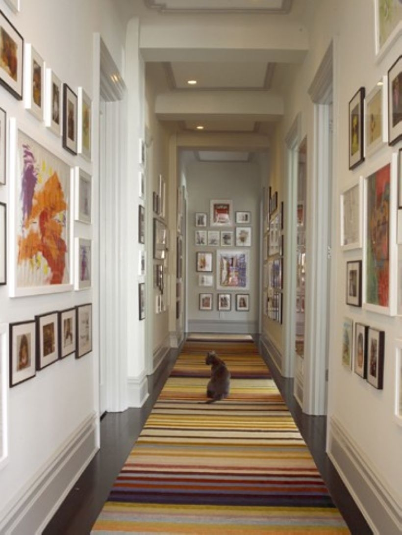 White wall and picture frames in hallway decorating ideas 18