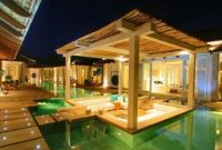 Outdoor living room in the middle of a pool