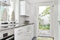 Run your tile flooring for kitchen decoration
