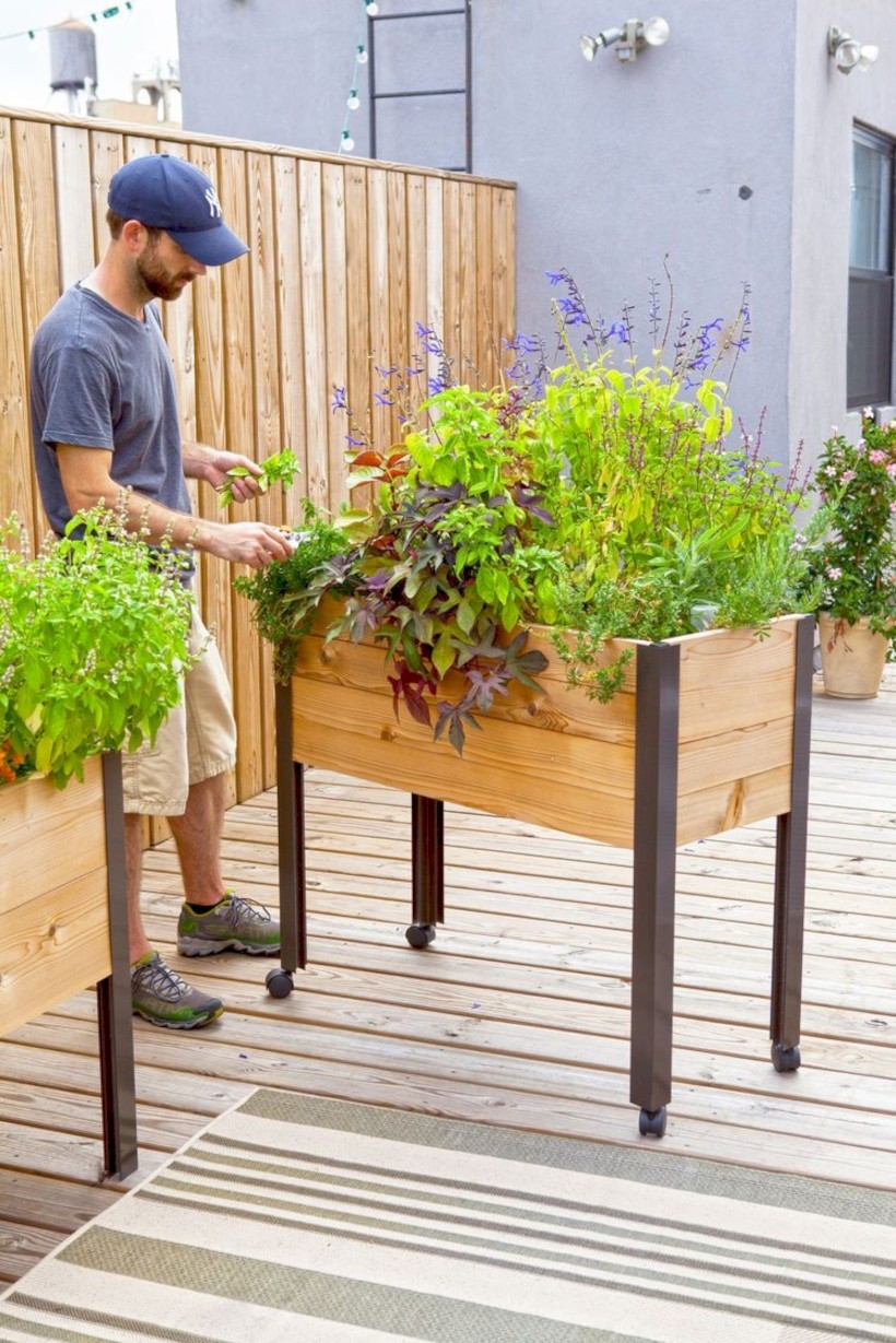 Standing garden