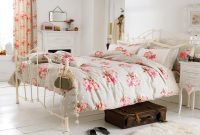 Simple and white bedroom design 2