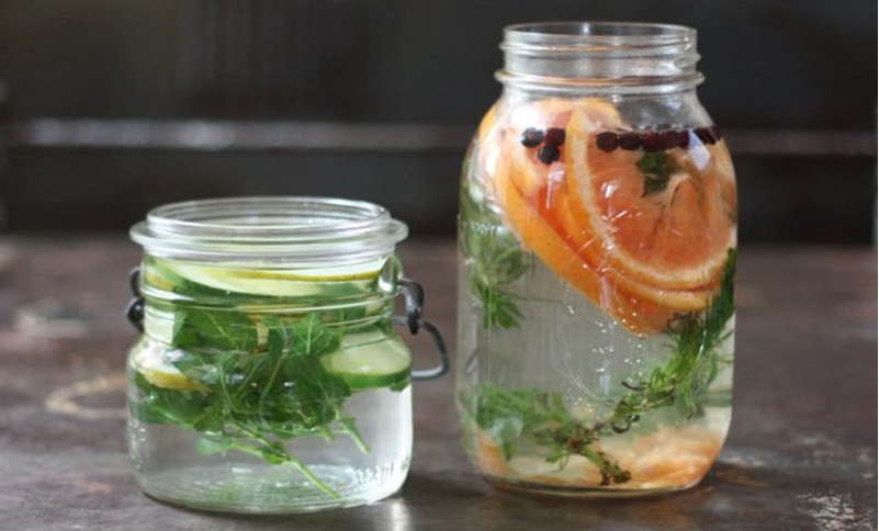 Mason jar spring decoration 9
