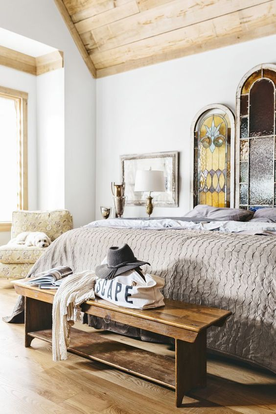 Classic and vintage farmhouse bedroom ideas 04