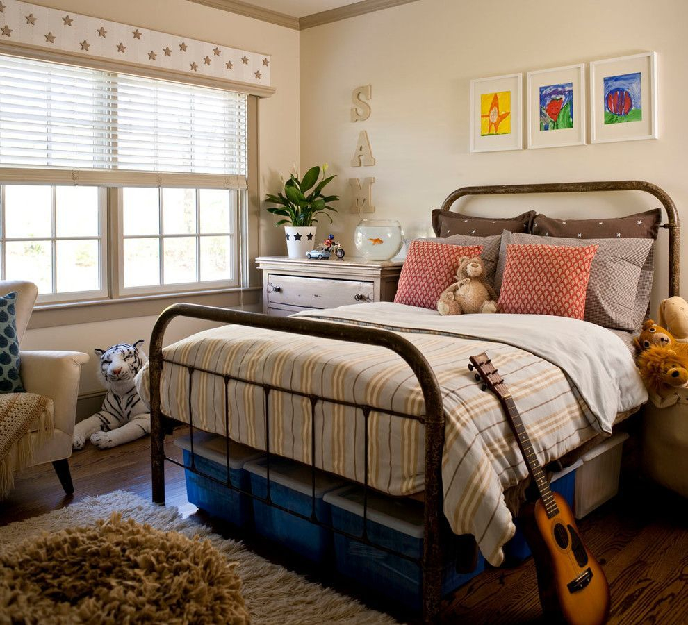Classic and vintage farmhouse bedroom ideas 07