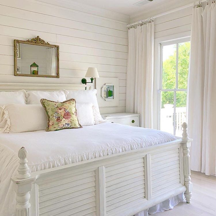 Classic and vintage farmhouse bedroom ideas 08