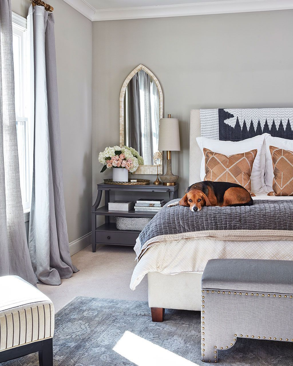 Classic and vintage farmhouse bedroom ideas 14