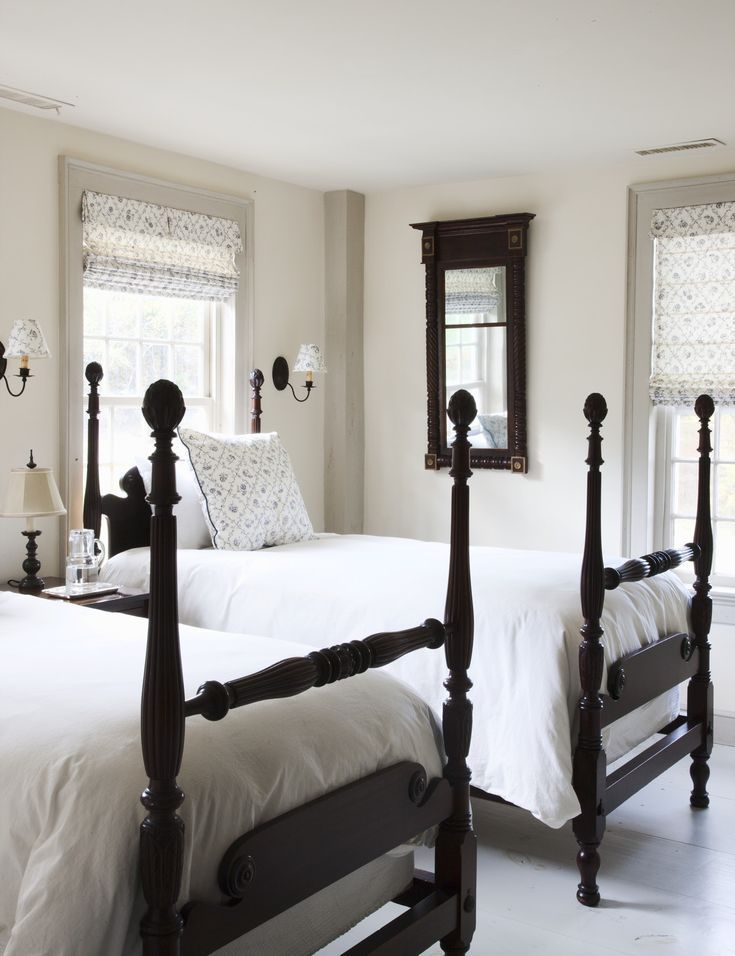 Classic and vintage farmhouse bedroom ideas 15