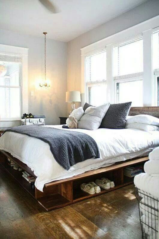 Classic and vintage farmhouse bedroom ideas 20