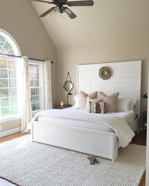 Classic and vintage farmhouse bedroom ideas 21