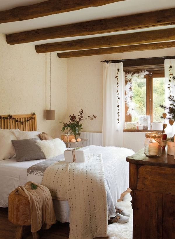 Classic and vintage farmhouse bedroom ideas 34