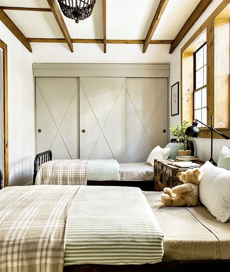 Classic and vintage farmhouse bedroom ideas 41