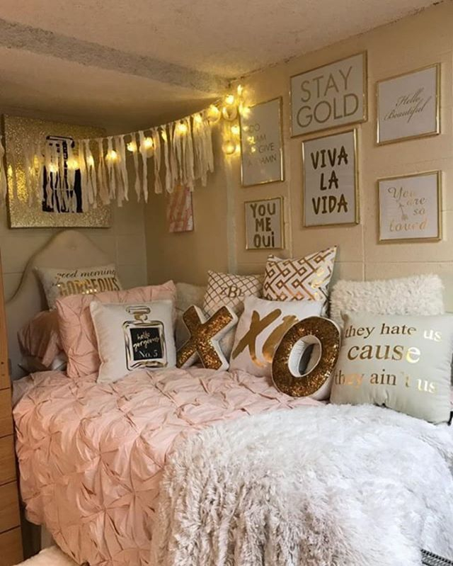 Awesome string light ideas for bedroom 09