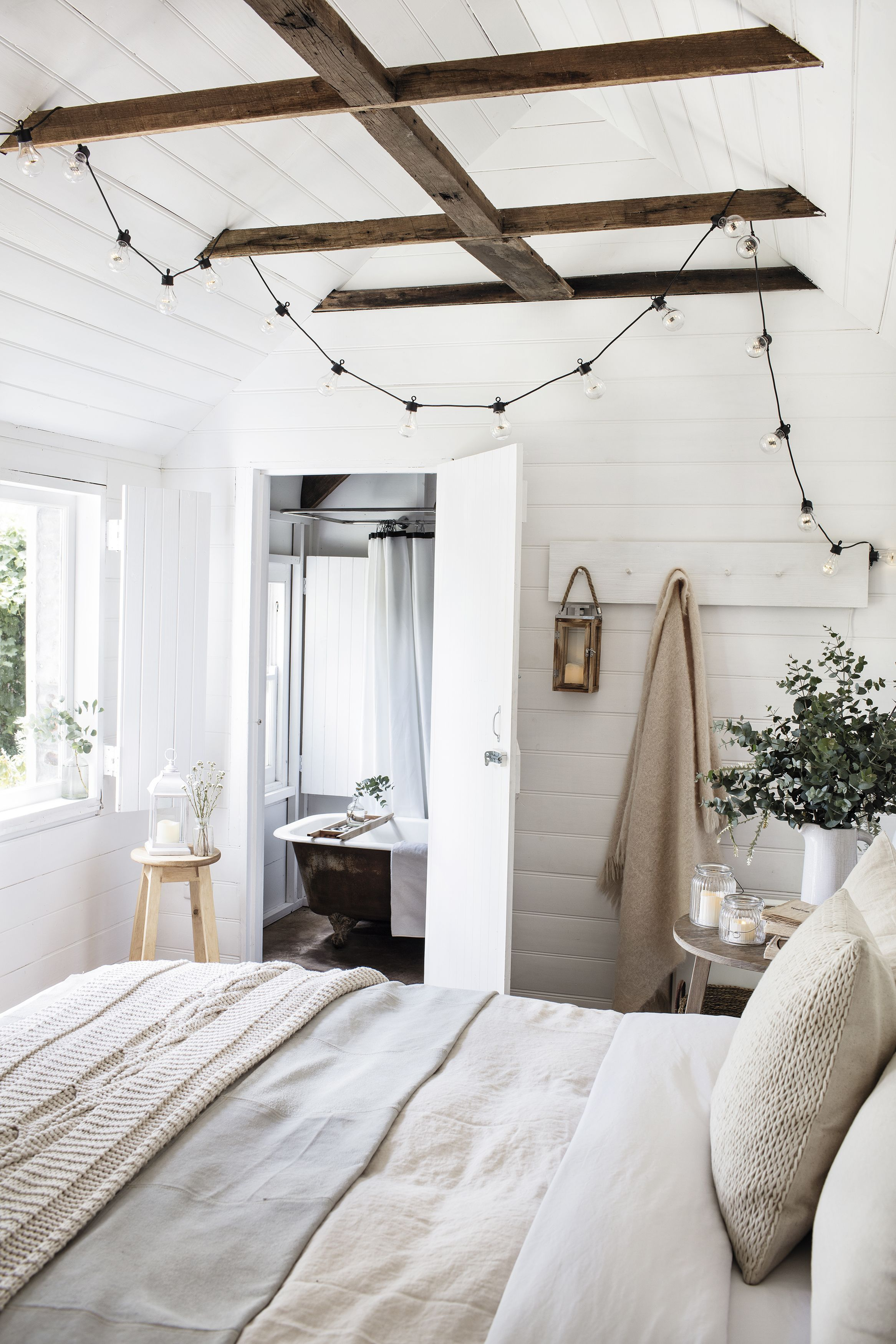 Awesome string light ideas for bedroom 22