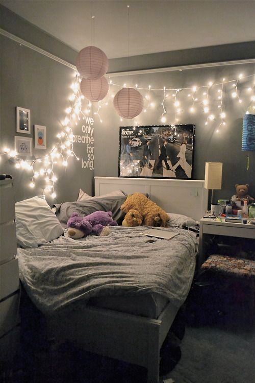 Awesome string light ideas for bedroom 27