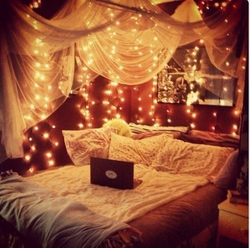 Awesome string light ideas for bedroom 41