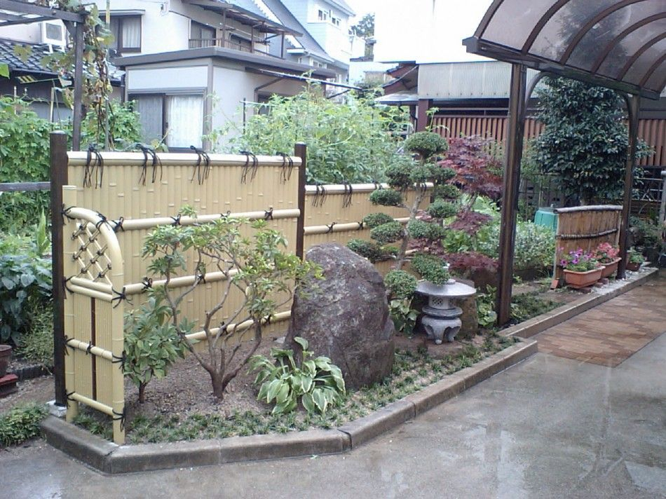 Bamboo fence ideas for small houses 55