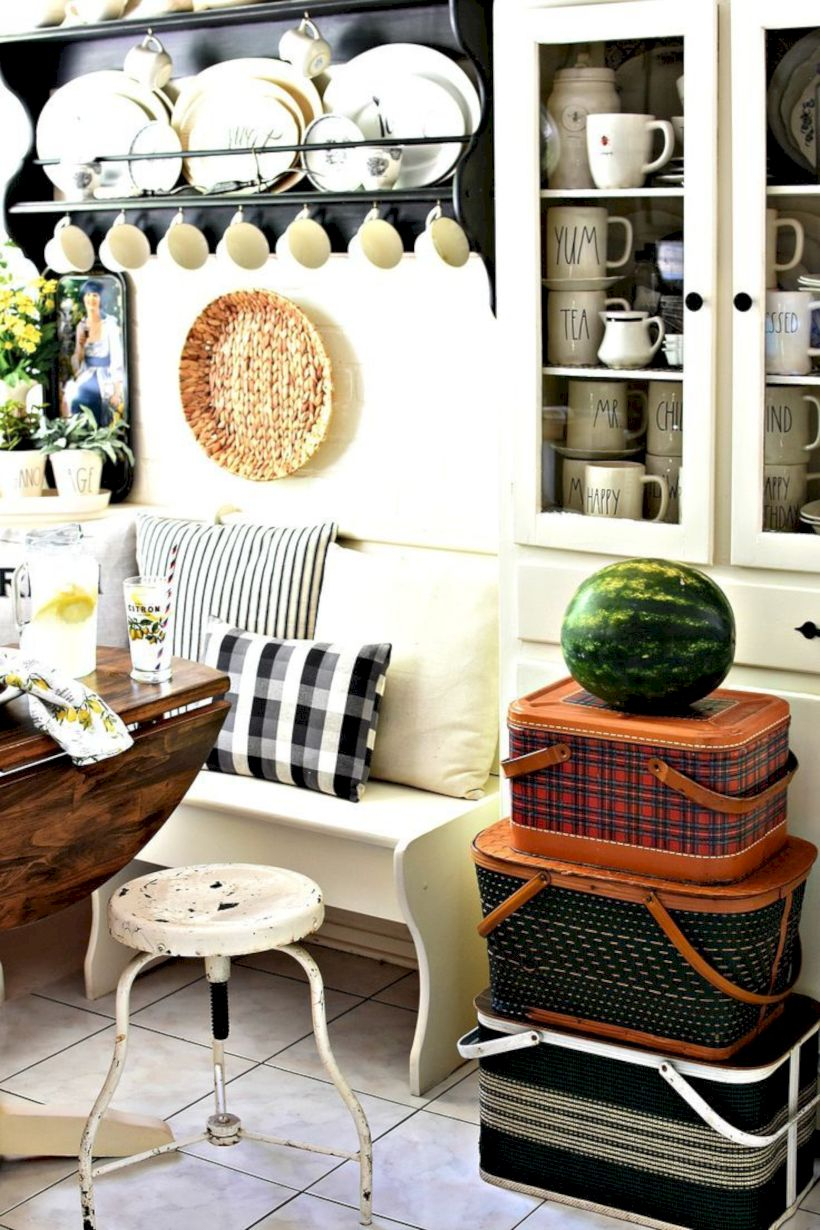 Beautiful farmhouse decor ideas for summer 09