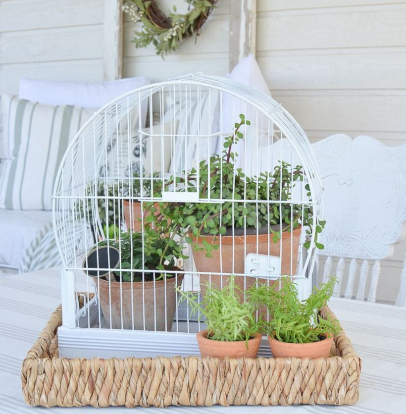 Beautiful farmhouse decor ideas for summer 31