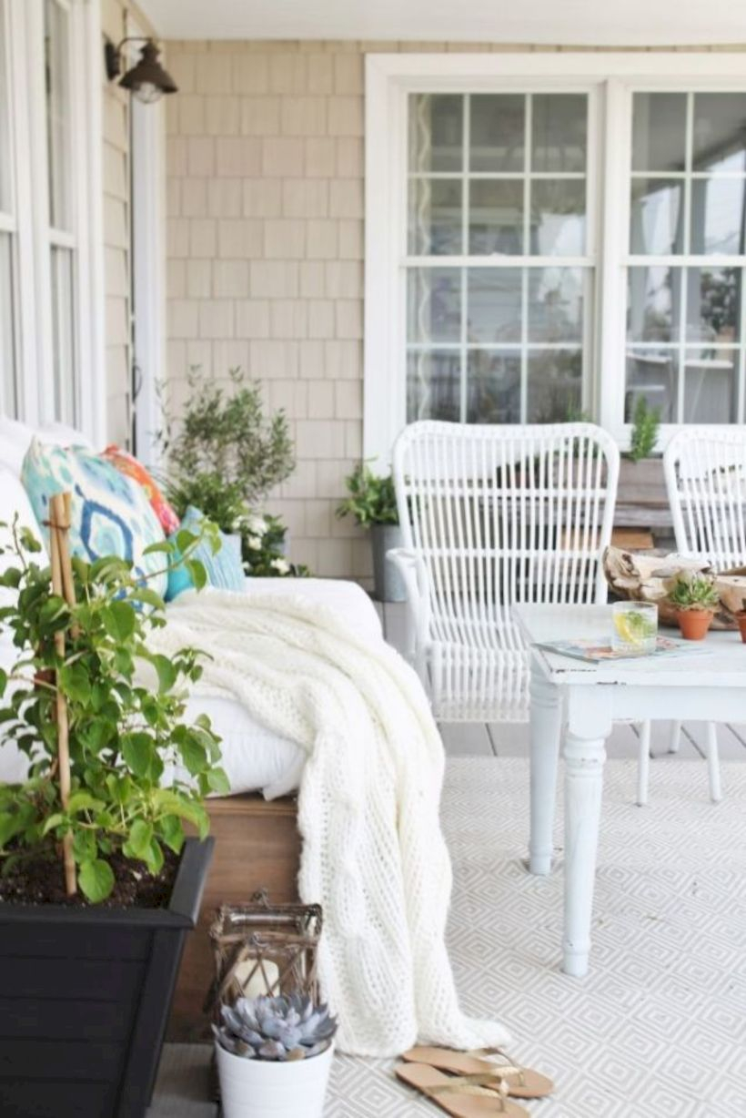Beautiful farmhouse decor ideas for summer 32