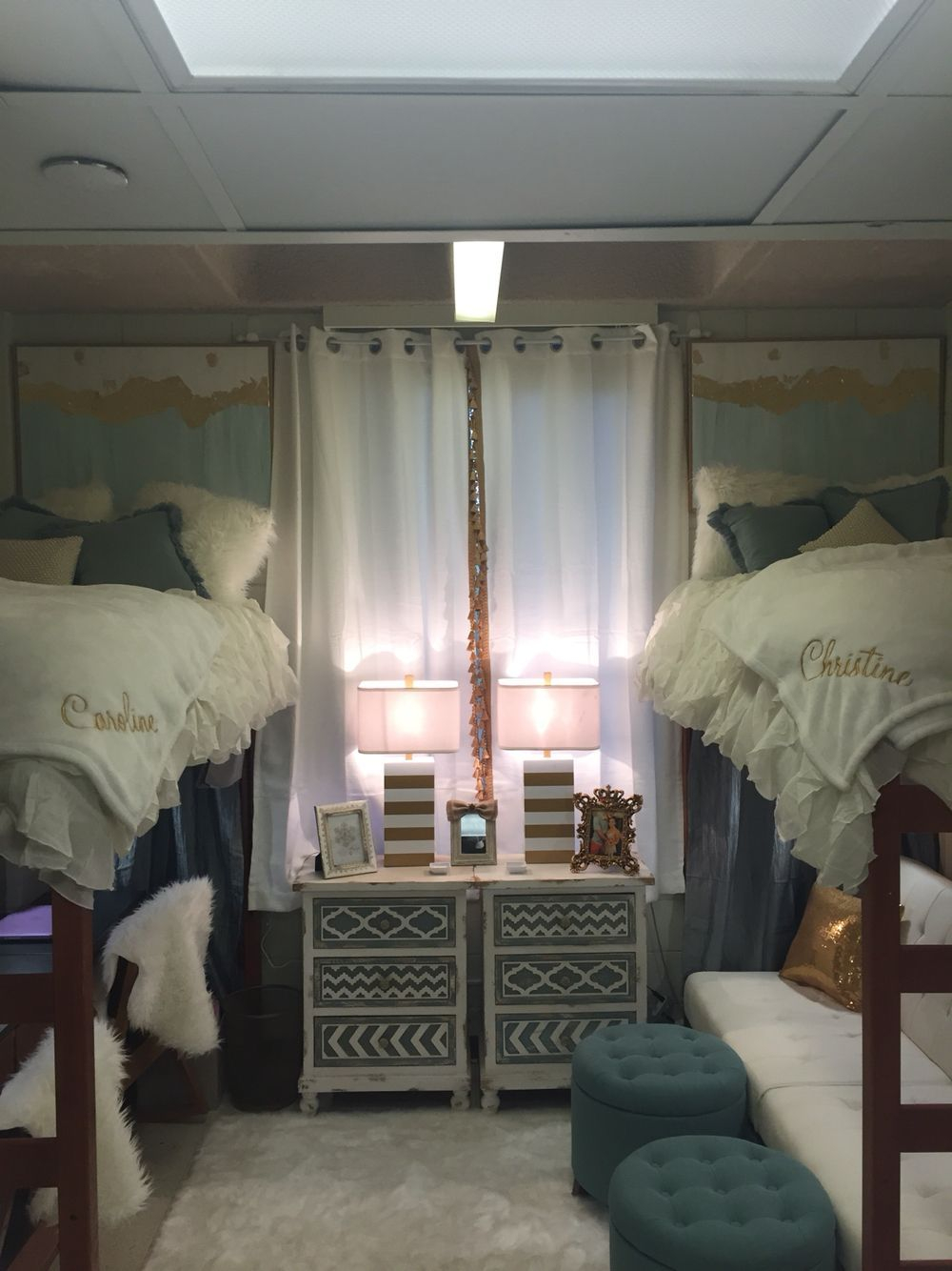 Creative dorm decoration ideas for your bedroom 09
