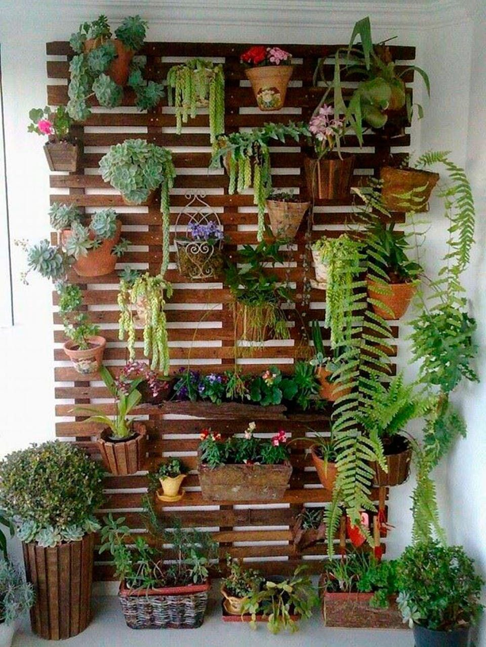Creative small balcony design ideas for spring 11