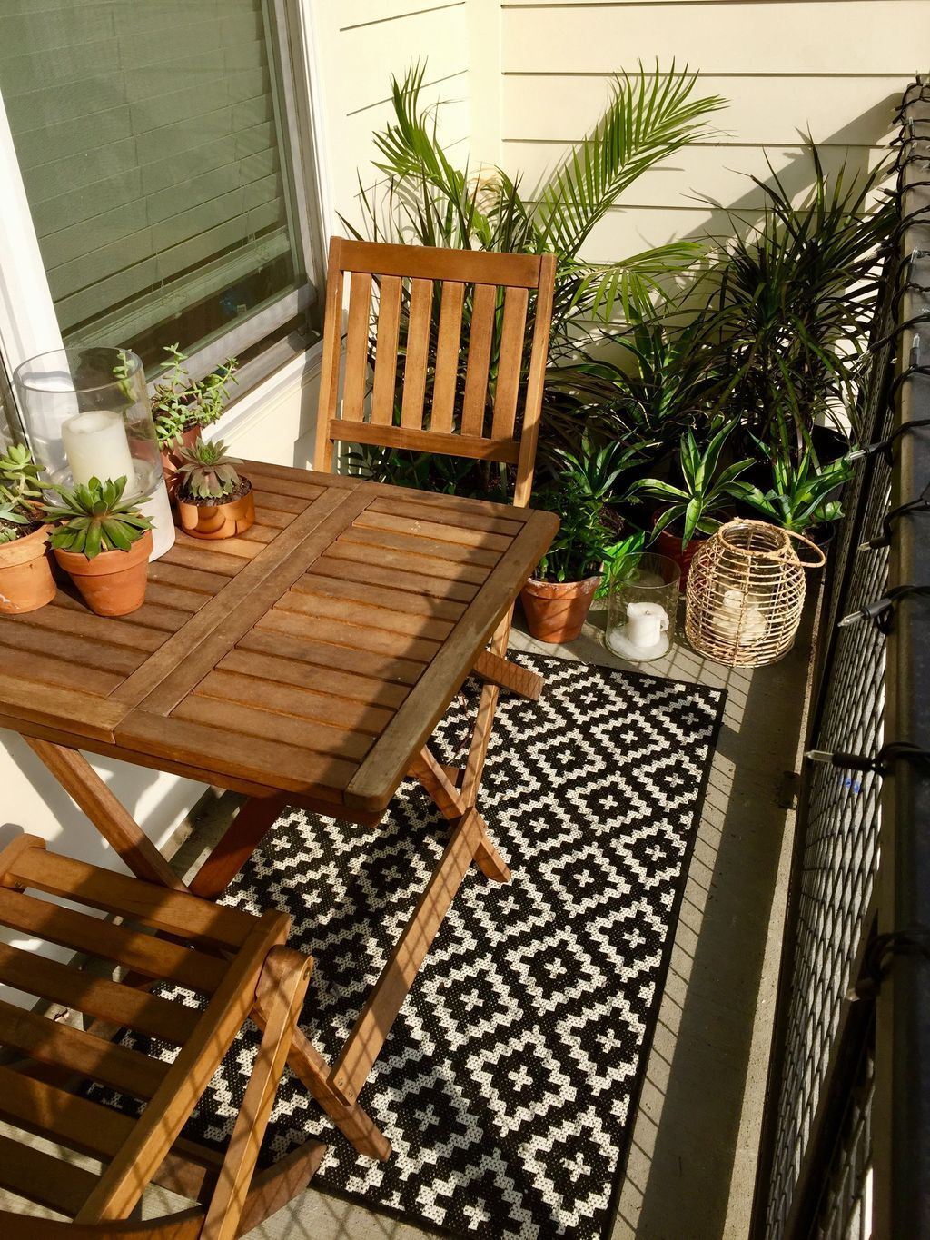 Creative small balcony design ideas for spring 34