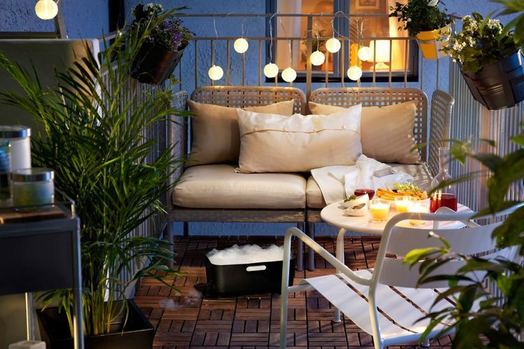 Creative small balcony design ideas for spring 53