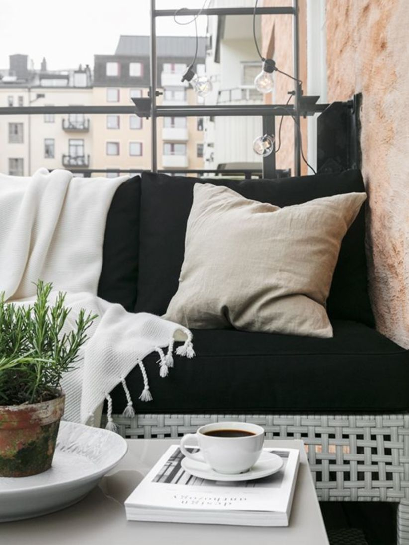 Creative small balcony design ideas for spring 54