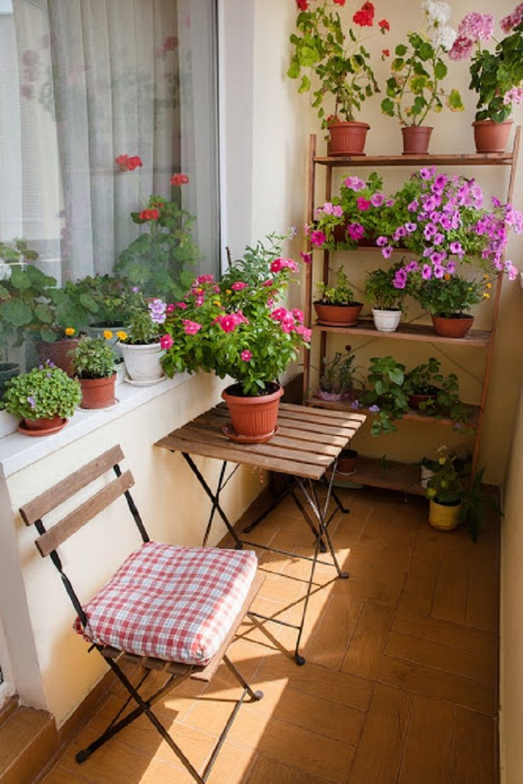 Creative small balcony design ideas for spring 63
