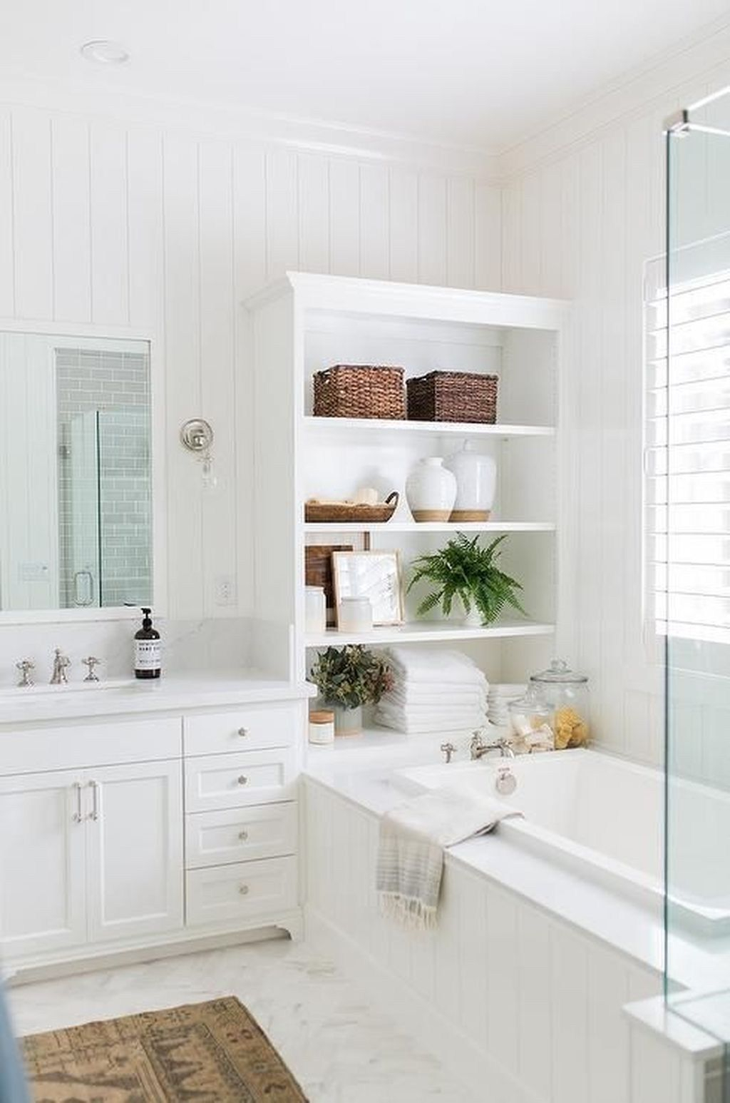 Luxury traditional bathroom design ideas for your classy room 45