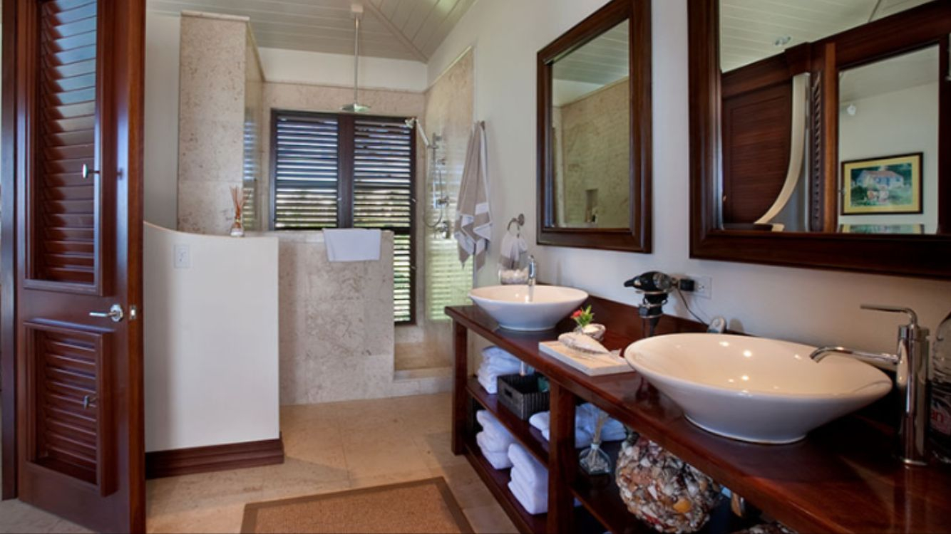 Luxury traditional bathroom design ideas for your classy room 48
